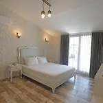 Lotus Koeyici * Alaçatı
