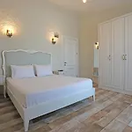 Lotus Koeyici Hotell *