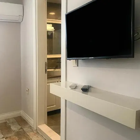 Lotus Koeyici Hotel *