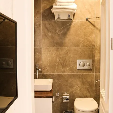 Hotel Lotus Koeyici