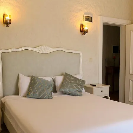Hotel Lotus Koeyici *